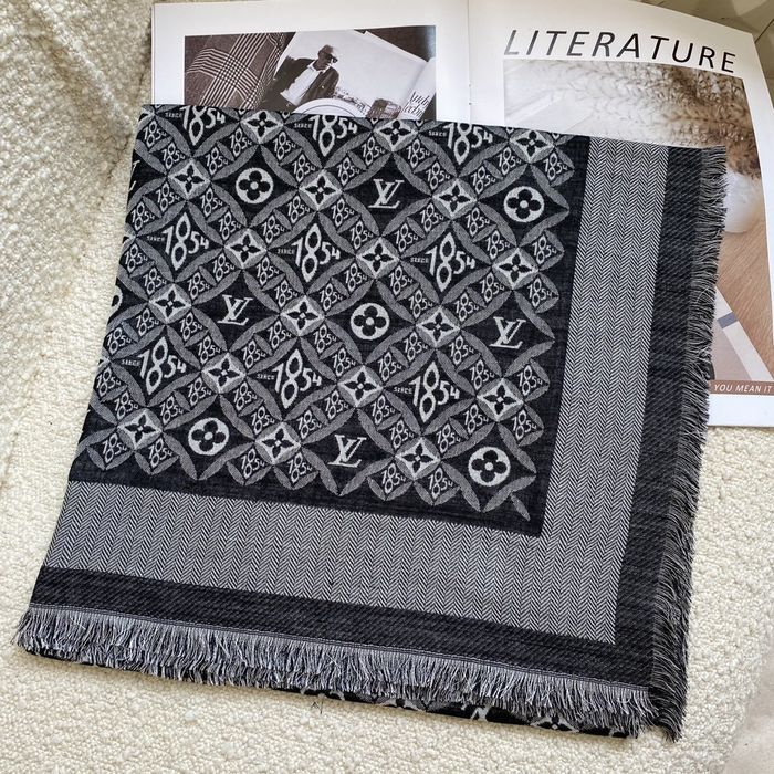 Louis Vuitton Scarf LV00135